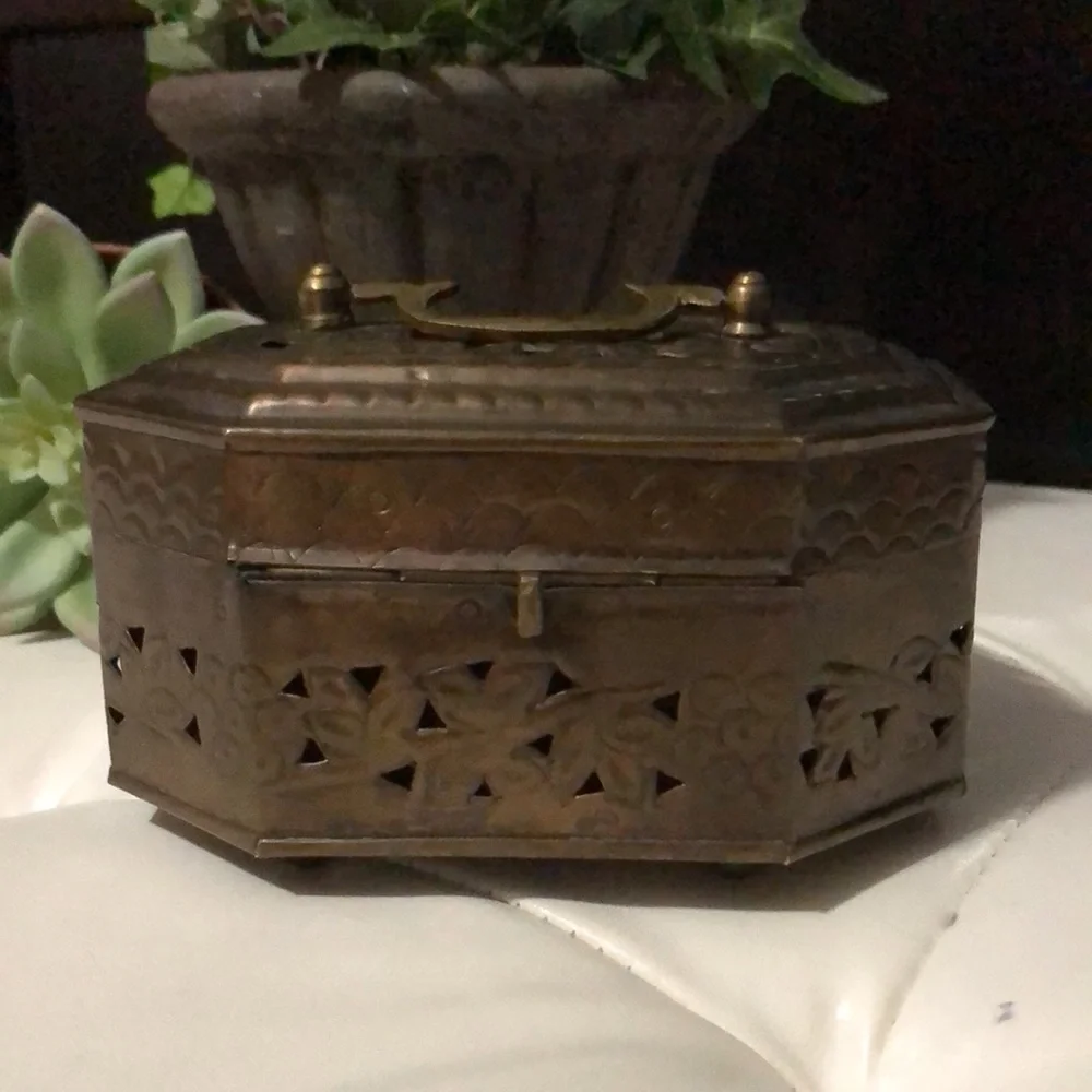 Vintage Brass Cricket Box-5x3.5x3